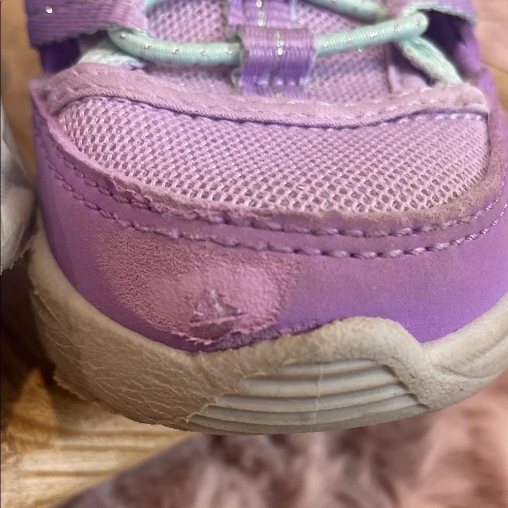 OshKosh B'gosh Kids Lavender Sneakers, size 6